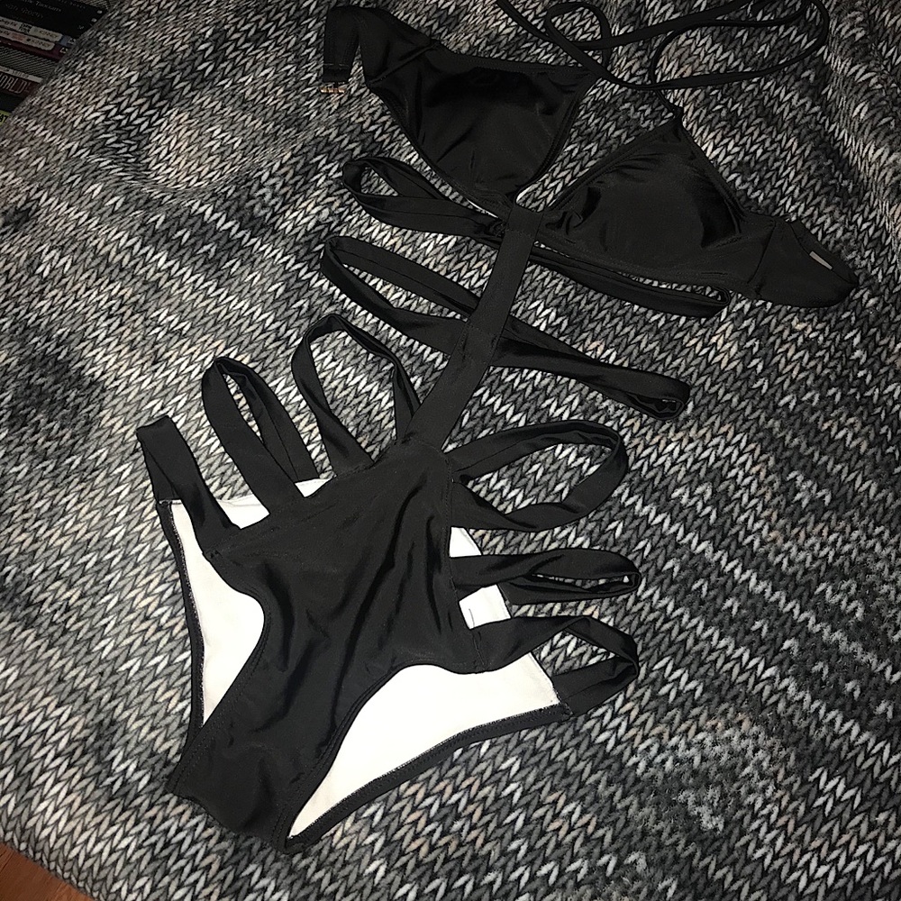 Bathing suit sold - Picture 2 of 5
